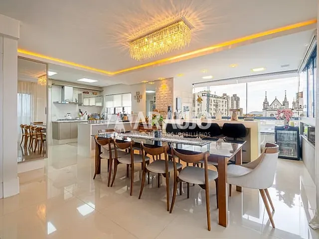 Apartamento com 368m² 4 quartos e 6 banheiros, à venda, no bairro Centro em Itajaí
