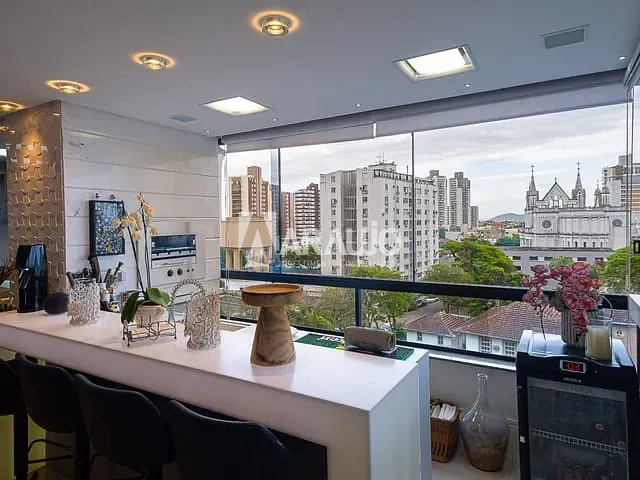 Apartamento com 368m² 4 quartos e 6 banheiros, à venda, no bairro Centro em Itajaí