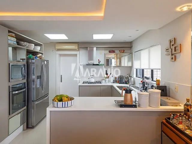 Apartamento com 368m² 4 quartos e 6 banheiros, à venda, no bairro Centro em Itajaí