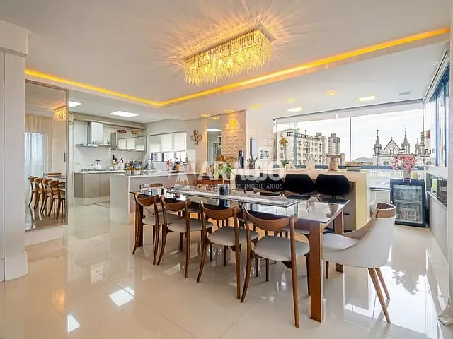 Apartamento com 368m² 4 quartos e 6 banheiros, à venda, no bairro Centro em Itajaí