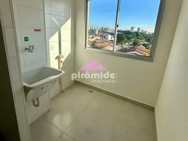 Apartamento 2 quartos e 1 banheiro, à venda, no bairro Jardim Oriente em São José dos Campos