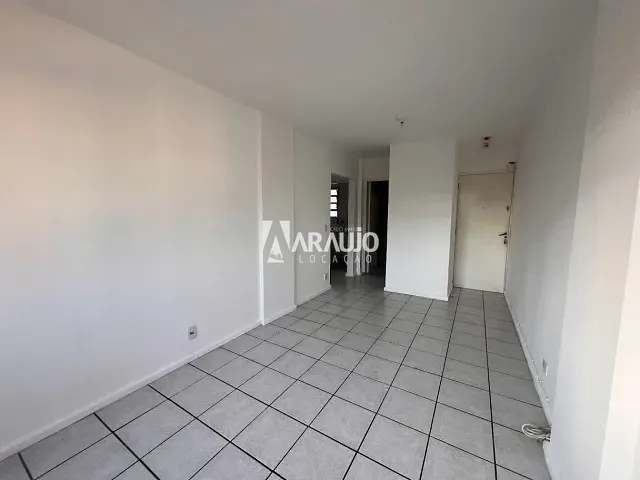 Apartamento 2 quartos e 1 banheiro, para alugar, no bairro Centro em Itajaí