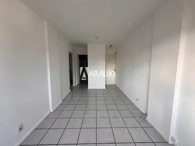 Apartamento 2 quartos e 1 banheiro, para alugar, no bairro Centro em Itajaí