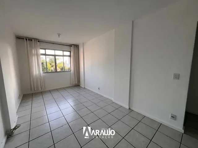 Apartamento 2 quartos e 1 banheiro, para alugar, no bairro Centro em Itajaí