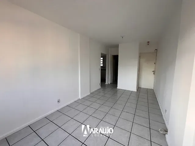 Apartamento 2 quartos e 1 banheiro, para alugar, no bairro Centro em Itajaí