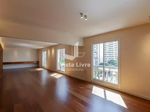 Apartamento com 193m² 3 quartos e 2 banheiros, à venda, no bairro Itaim Bibi em São Paulo