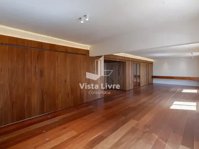 Apartamento com 193m² 3 quartos e 2 banheiros, à venda, no bairro Itaim Bibi em São Paulo