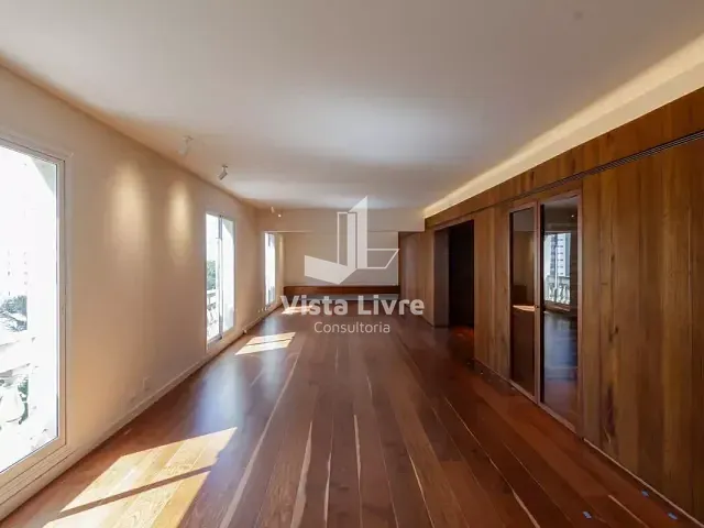 Apartamento com 193m² 3 quartos e 2 banheiros, à venda, no bairro Itaim Bibi em São Paulo