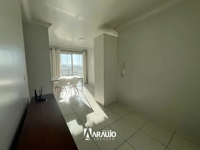 Apartamento 2 quartos e 1 banheiro, para alugar, no bairro Ressacada em Itajaí