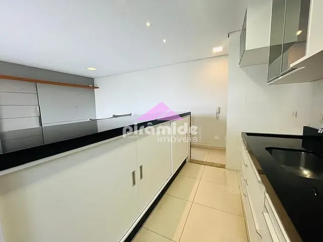 Apartamento 3 quartos e 2 banheiros, à venda ou para alugar, no bairro Centro em Caraguatatuba
