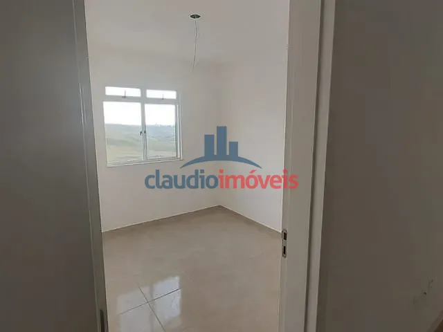 Apartamento com 58m² 2 quartos e 2 banheiros, para alugar, no bairro Três Poços em Volta Redonda