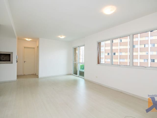 Apartamento 2 quartos e 1 banheiro, à venda, no bairro Água Verde em Curitiba