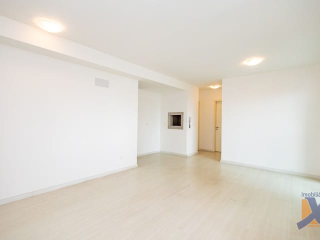 Apartamento 2 quartos e 1 banheiro, à venda, no bairro Água Verde em Curitiba