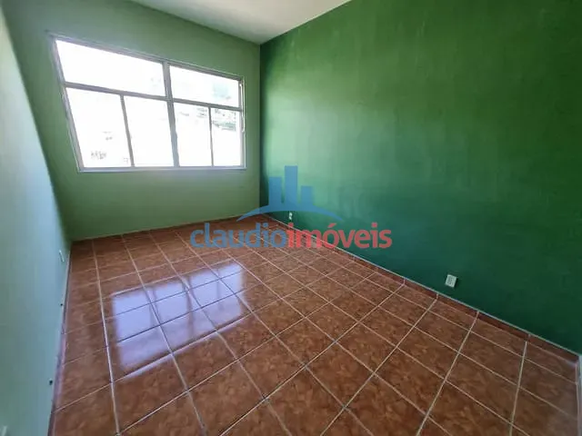 Apartamento 3 quartos e 1 banheiro, para alugar, no bairro Centro em Barra Mansa