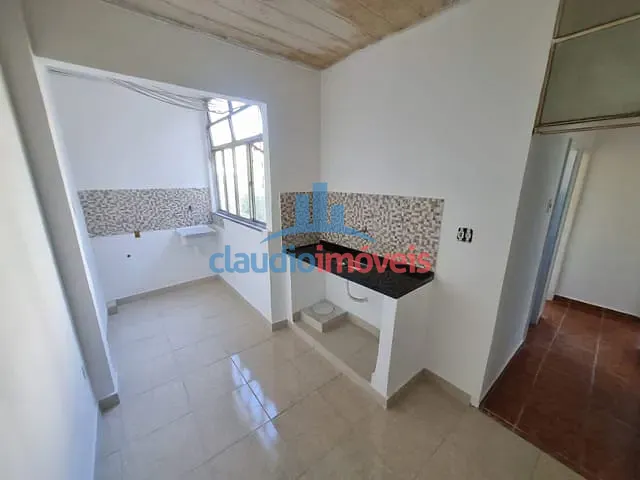 Apartamento 3 quartos e 1 banheiro, para alugar, no bairro Centro em Barra Mansa