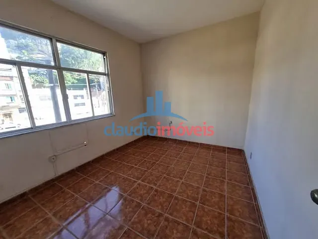 Apartamento 3 quartos e 1 banheiro, para alugar, no bairro Centro em Barra Mansa