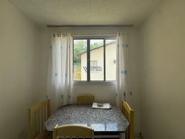 Apartamento 2 quartos e 1 banheiro, à venda, no bairro Jardim das Indústrias em São José dos Campos