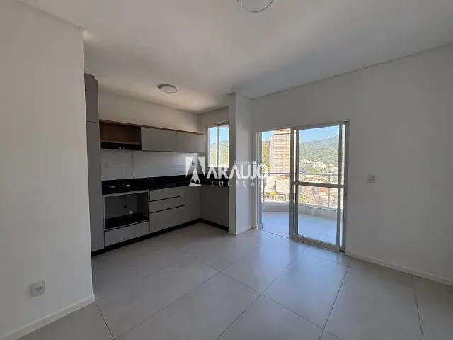 Apartamento 2 quartos e 1 banheiro, para alugar, no bairro Fazendinha em Itajaí