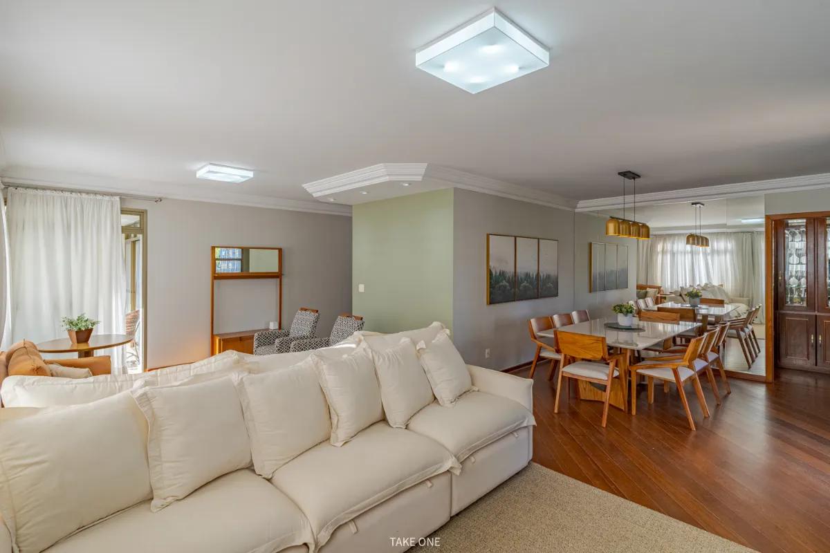 Apartamento para venda em Cambuí com 4 quartos, sendo 3 suítes, 212m²