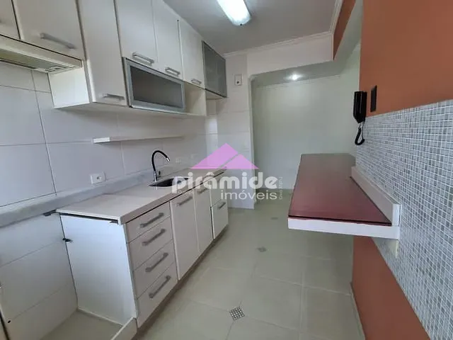 Apartamento com 70m² 2 quartos e 1 banheiro, à venda ou para alugar, no bairro Centro em Caraguatatuba