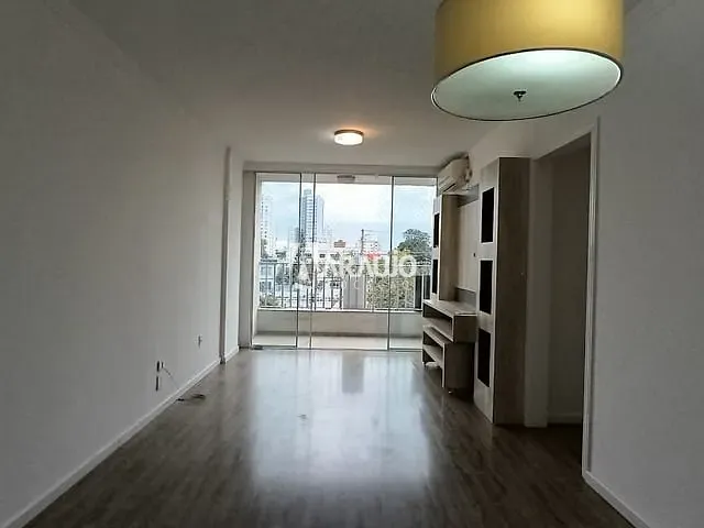 Apartamento 3 quartos e 1 banheiro, para alugar, no bairro Vila Operária em Itajaí