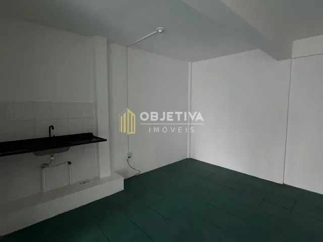 Apartamento 1 quarto e 1 banheiro, para alugar, no bairro Cidade Baixa em Porto Alegre