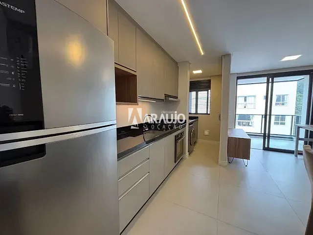 Apartamento 2 quartos e 1 banheiro, para alugar, no bairro Centro em Itajaí