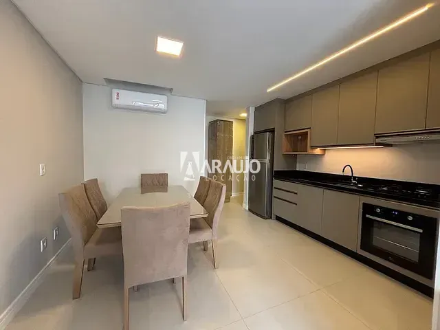 Apartamento 2 quartos e 1 banheiro, para alugar, no bairro Centro em Itajaí