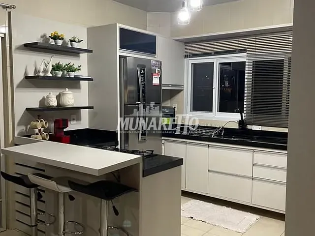 Apartamento com 166m² 3 quartos e 2 banheiros, à venda, no bairro Centro em Concórdia