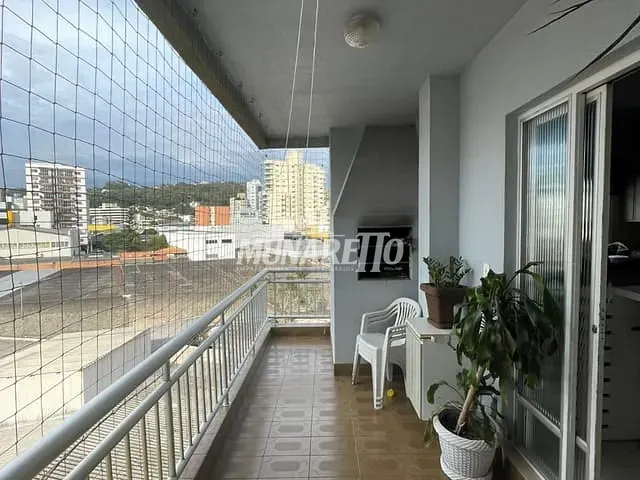 Apartamento com 166m² 3 quartos e 2 banheiros, à venda, no bairro Centro em Concórdia