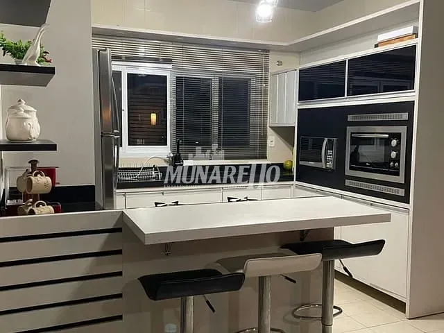 Apartamento com 166m² 3 quartos e 2 banheiros, à venda, no bairro Centro em Concórdia