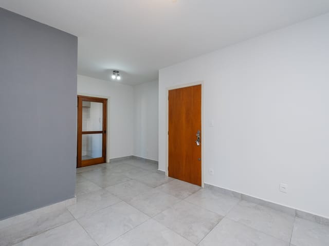 Apartamento com 90m² 3 quartos e 2 banheiros, para alugar, no bairro Centro em Pelotas