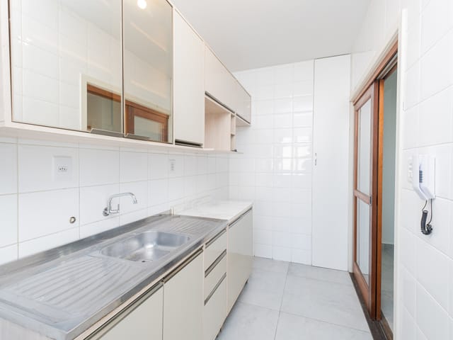 Apartamento com 90m² 3 quartos e 2 banheiros, para alugar, no bairro Centro em Pelotas