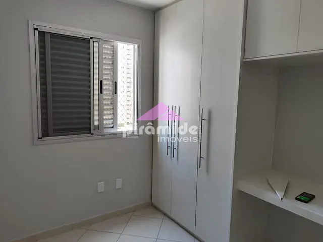 Apartamento 3 quartos e 2 banheiros, para alugar, no bairro Jardim das Colinas em São José dos Campos