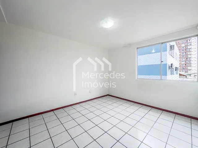 Apartamento com 80m² 3 quartos e 1 banheiro, à venda, no bairro São João em Itajaí