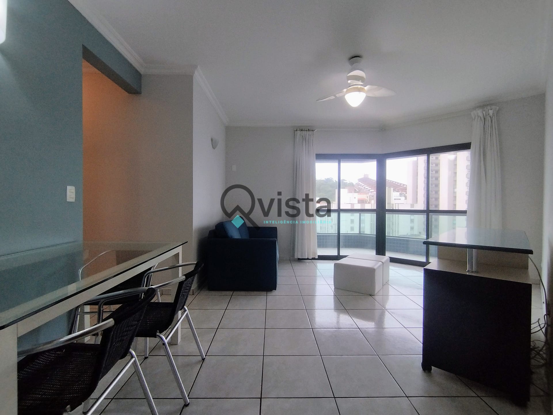 Apartamento à venda com 2 quartos, 77m² - Foto 2