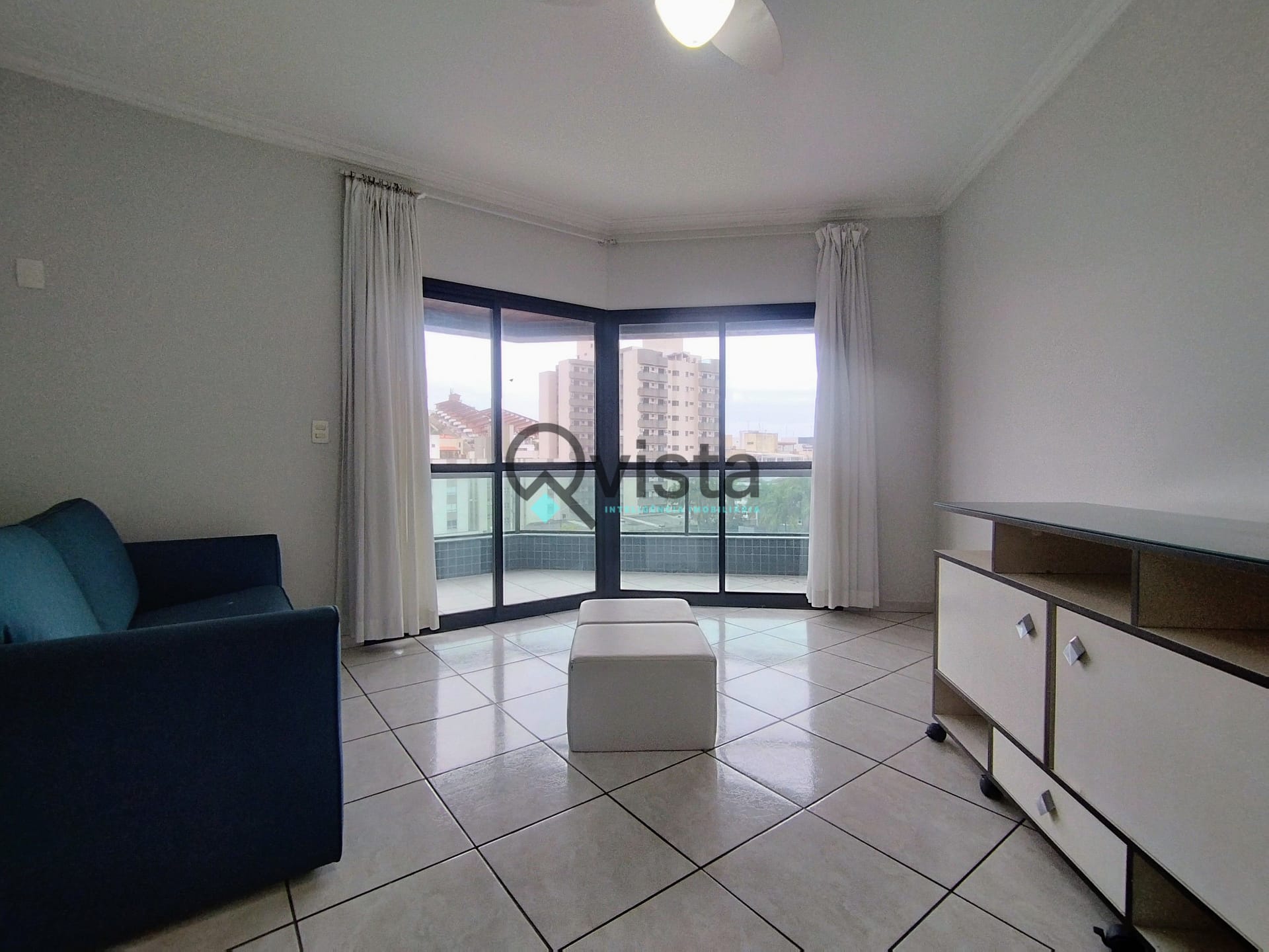 Apartamento à venda com 2 quartos, 77m² - Foto 3