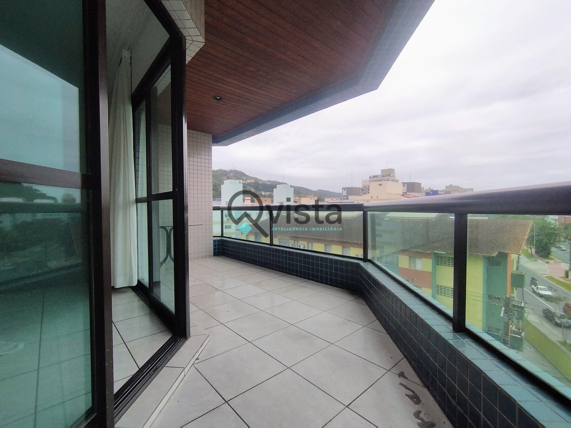 Apartamento à venda com 2 quartos, 77m² - Foto 4
