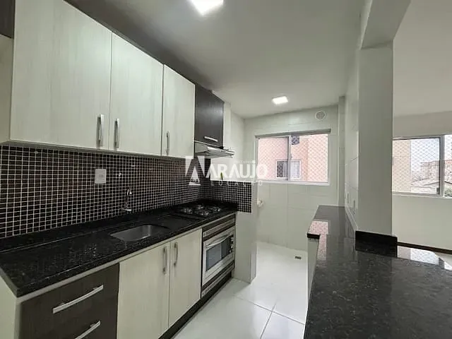 Apartamento 2 quartos e 1 banheiro, para alugar, no bairro Cordeiros em Itajaí