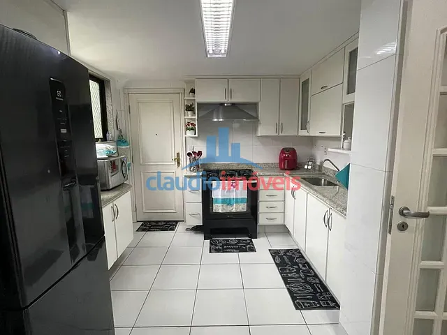 Apartamento com 150m² 3 quartos e 4 banheiros, à venda ou para alugar, no bairro Centro em Barra Mansa