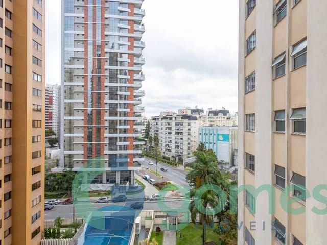 Apartamento 3 quartos e 4 banheiros, à venda, no bairro Cabral em Curitiba