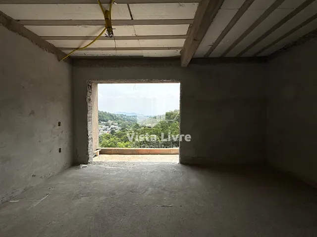 Casa com 310m² 4 quartos e 5 banheiros, à venda, no bairro Alphaville em Santana de Parnaíba