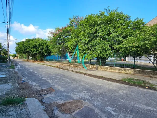 Apartamento 2 quartos e 1 banheiro, à venda ou para alugar, no bairro Guaratiba em Rio de Janeiro