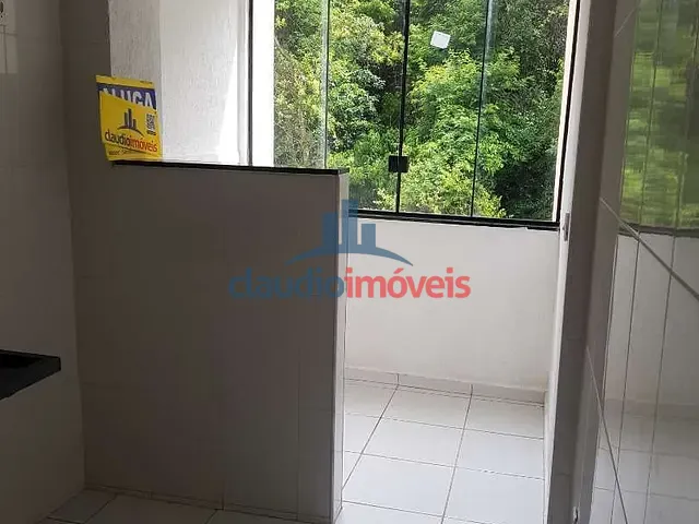 Apartamento 2 quartos e 1 banheiro, para alugar, no bairro Santa Rosa em Barra Mansa