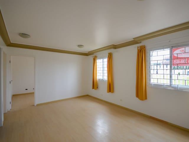 Apartamento com 81m² 2 quartos e 1 banheiro, à venda, no bairro Uberaba em Curitiba