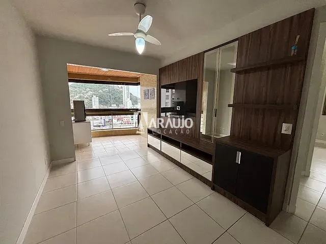 Apartamento 3 quartos e 1 banheiro, para alugar, no bairro Centro em Itajaí