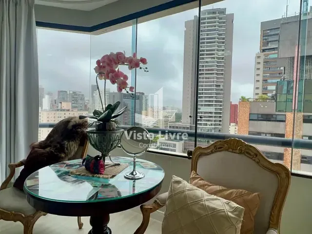 Apartamento com 200m² 3 quartos e 2 banheiros, à venda, no bairro Pinheiros em São Paulo