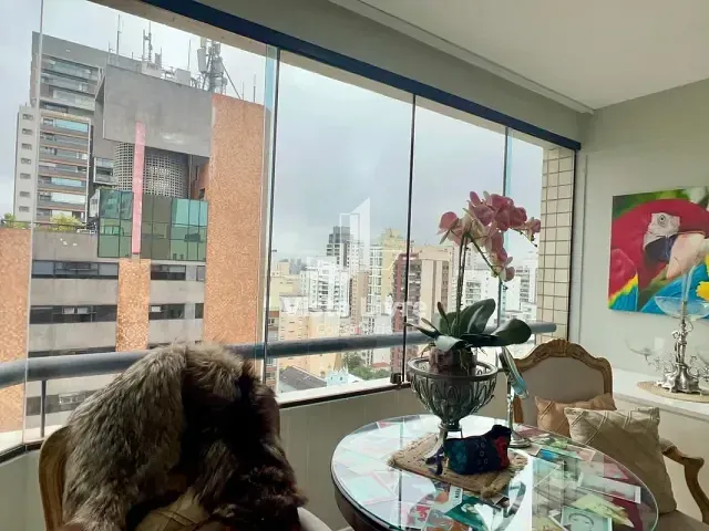 Apartamento com 200m² 3 quartos e 2 banheiros, à venda, no bairro Pinheiros em São Paulo