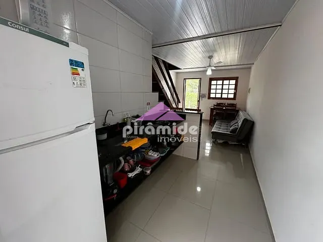 Apartamento 2 quartos e 2 banheiros, à venda, no bairro Maranduba em Ubatuba