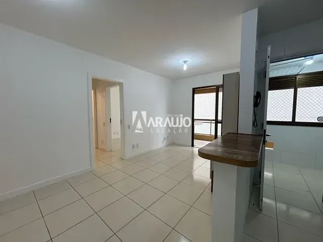 Apartamento 2 quartos e 1 banheiro, para alugar, no bairro Centro em Itajaí